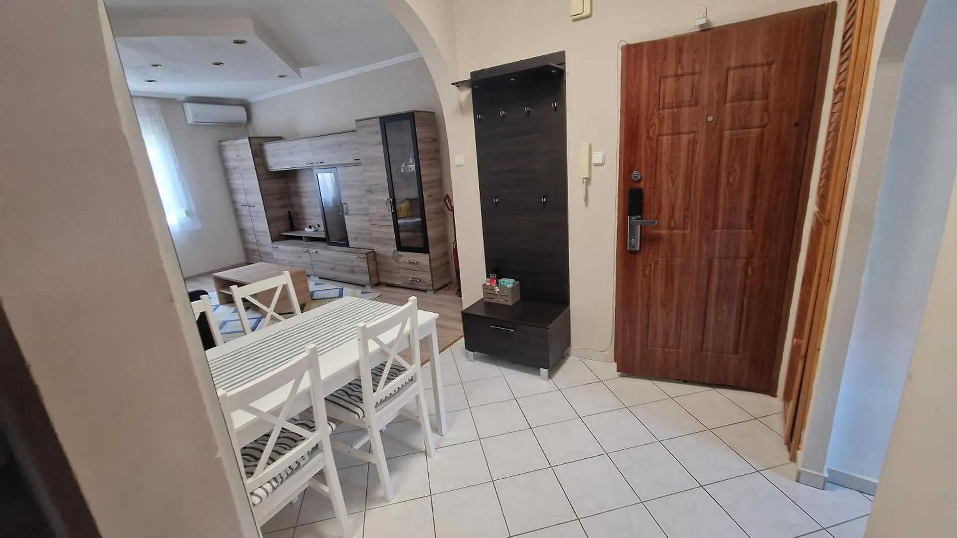 Holdviola Eger Apartman Hungary