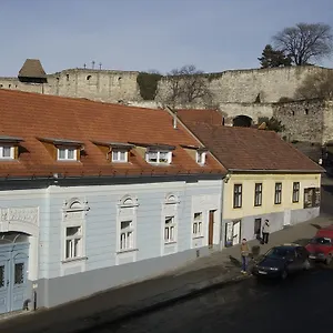 Varkapu Panzio Bed & Breakfast